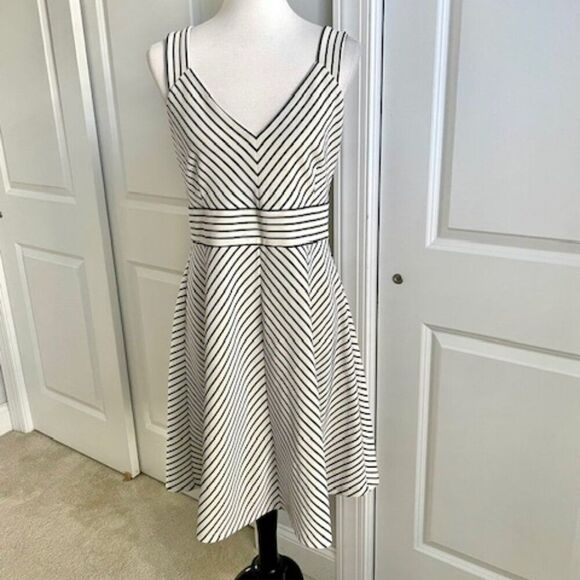 Adrianna Papell Black Off White Stripe Cross Back Dress Size Large - Picture 1 of 4